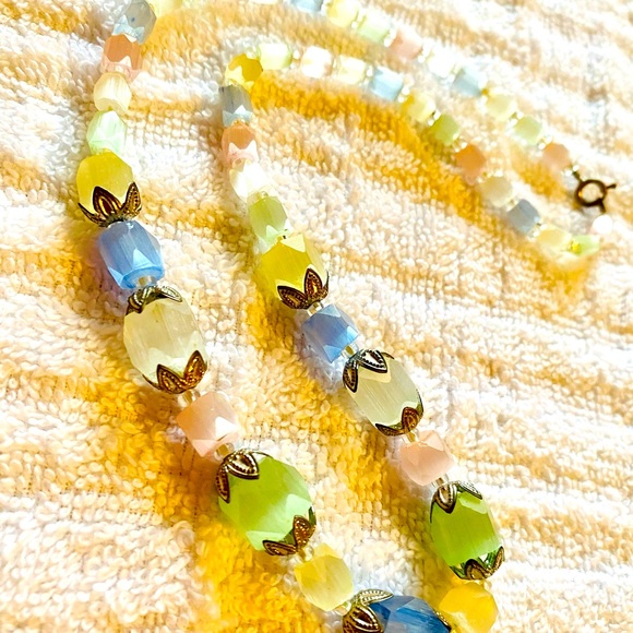 Vintage Necklace Stunning Glass Beads - Picture 1 of 10